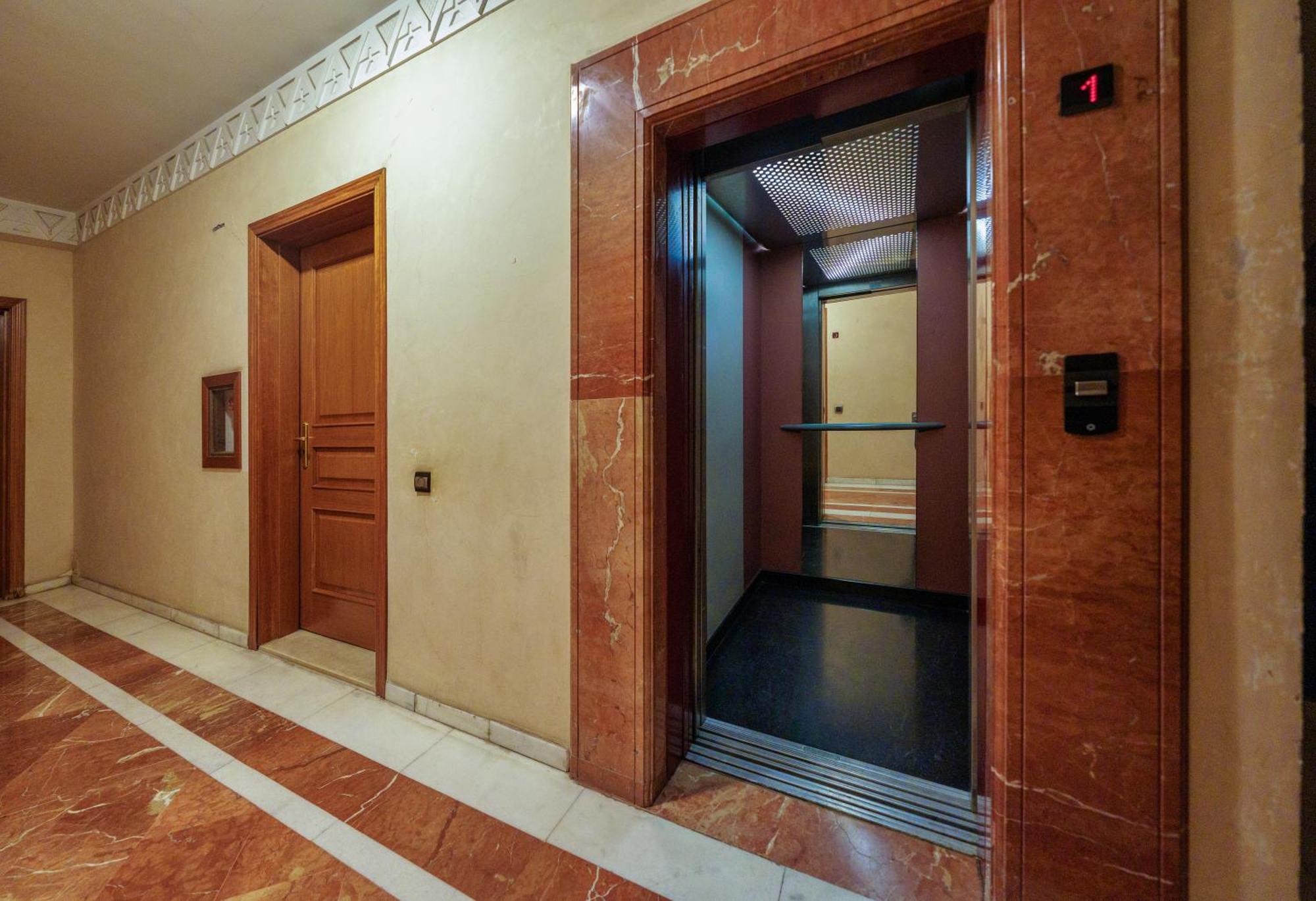 Appartement Haut Standing Gueliz Plaza Avec Vue Marrakesh Exterior foto
